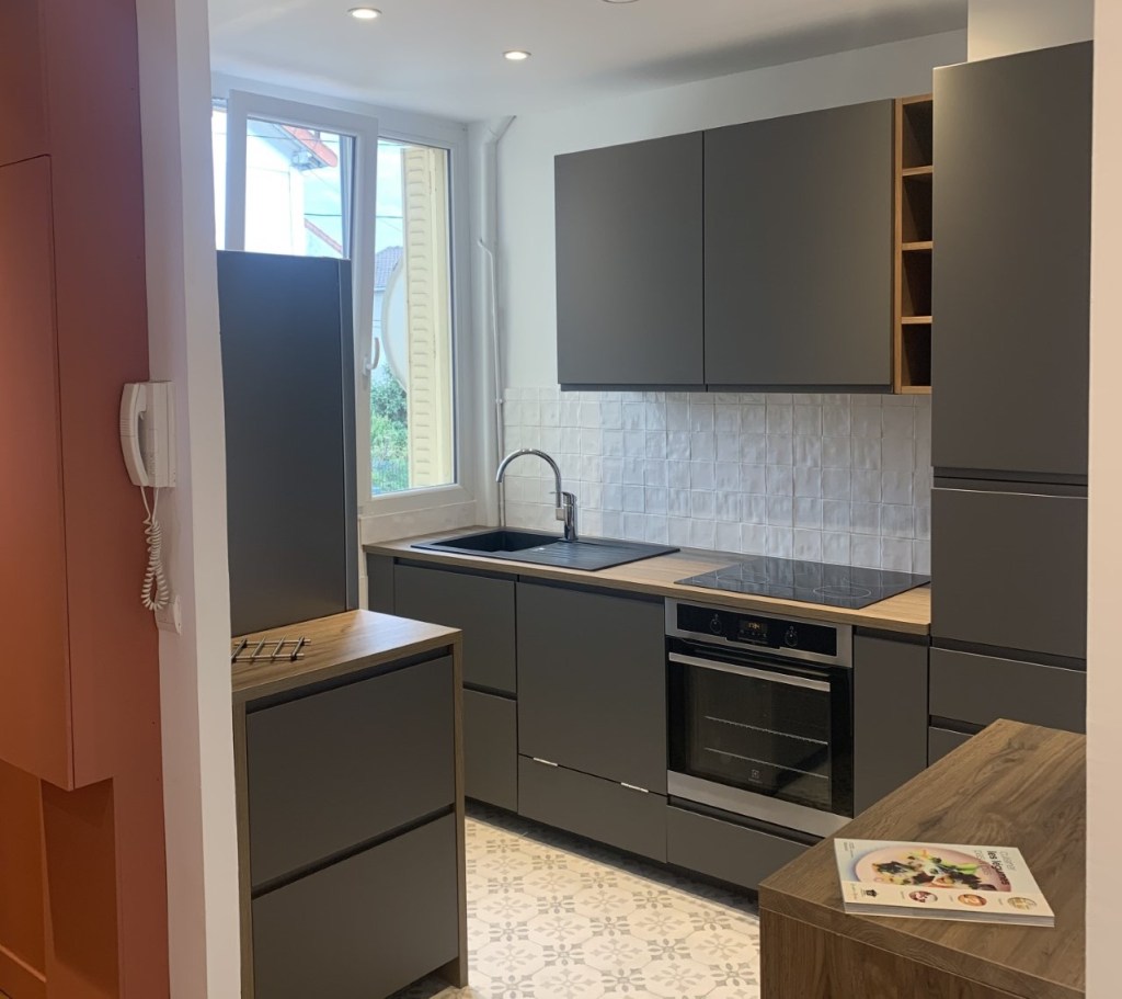 Cuisine ouverte Voxtorp grise Ikea du projet Colombes