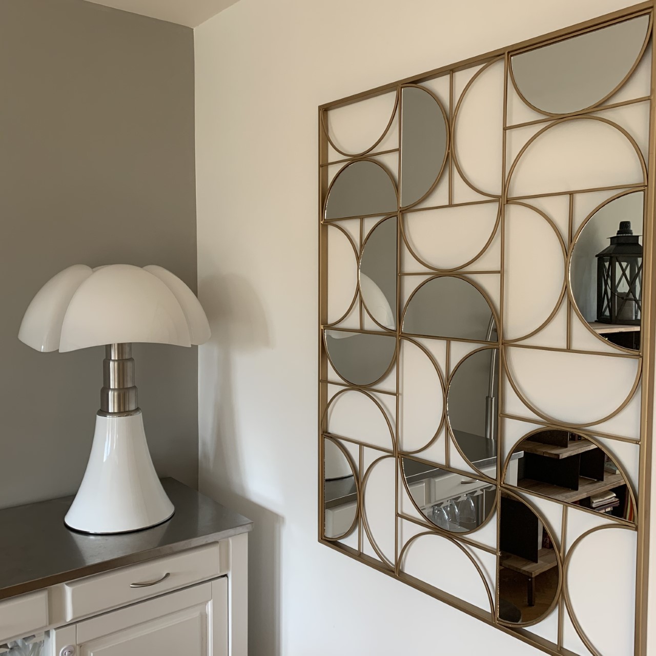 miroir goldfinger maisons du monde et pipistrello blanche aulenti